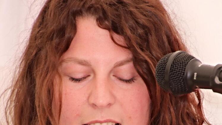 Linda Toni, Vorsitzende des SV MemmelsdorfHelmut Will