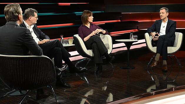 Journalist Holger Stark verriet bei "Markus Lanz", dass der BND einst Barack Obama in der "Air Force One" abgeh&ouml;rt hat.