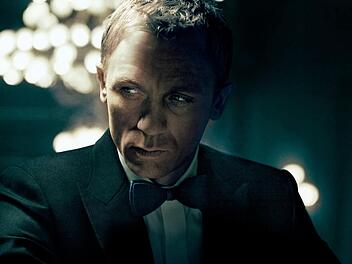 Gerade erst hat er den Doppel-Null-Status erhalten und somit die Lizenz zum T&ouml;ten: James Bond (Daniel Craig) wei&szlig; dieses Privileg fr&uuml;hzeitig zu nutzen.