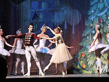 Der Nussknacker, ein romantisches Weihnachtsmärchen, verzauberte die Besucher in der Stadthalle.  Fotos: Gerda Völk