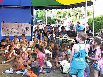 Das sind wir: Die Kids bei der Filmvorführung Foto: Dieter Grams