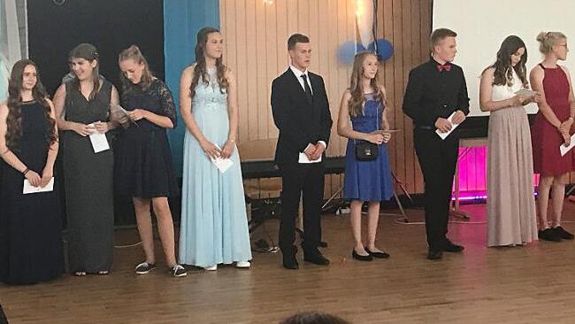 Die besten Schüler erhielten ein Geschenk der Stadt Herzogenaurach. Foto: Michael Busch