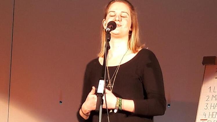 Caro Wille, das Opferlamm. Foto: Hartmut Hessel