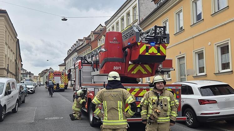 Bamberg: Rauch steigt aus Wohnung und sorgt für Feuerwehreinsatz