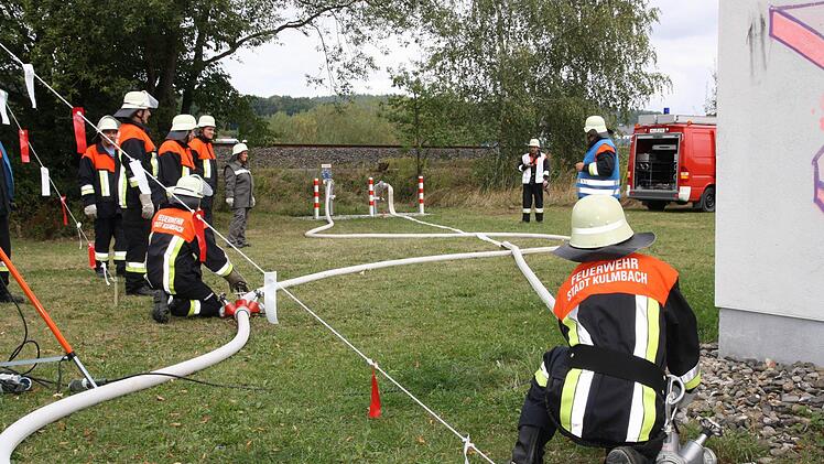 Hier wird das Löschwasser unter der Bahnlinie durchgeleitet