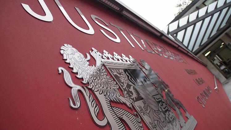 Am Landgericht wird derzeit der Prozess um die Babymorde von Wallenfels verhandelt. Angeklagt sind Andrea und Johann G. Foto: Marco Meißner