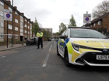 Junge stirbt nach Schie&szlig;erei in Woolwich