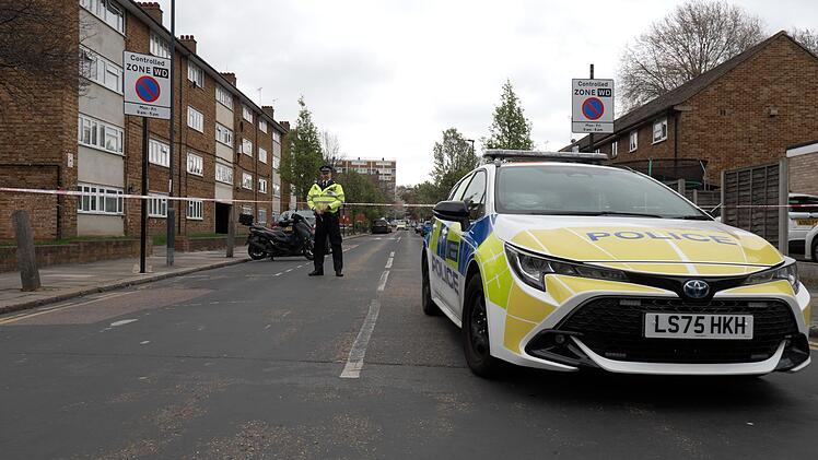 Junge stirbt nach Schie&szlig;erei in Woolwich