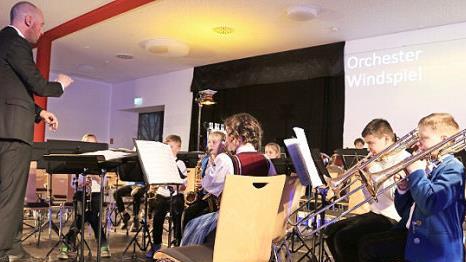 Das Musikschulorchester "Windspiel" unter Leitung von Christian Baum hatte einen Gastauftritt bei "Absolut Musik".