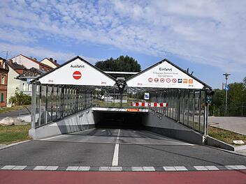 Die Tiefgarage Georgendamm ist eine von vier Anlagen der Stadtwerke, in der die erste Stunde künftig kostenlose sein wird. Auch am Schönleinsplatz,  Margaretendamm und  Luitpoldeck müssen Kurzparker nichts zahlen.  Foto: Ronald Rinklef