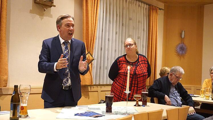 In Schwung geredet hat sich Landrat Alexander Tritthart beim traditionellen Fischessen der CSU Herzogenaurach am Aschermittwoch.sae