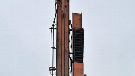 Mit einer Forschungsbohrung &ouml;stlich von Eschenau wollen die Geologen vom Bayerischen Landesamt f&uuml;r Umwelt die Wasserl&ouml;slichkeit von Gesteinen im Untergrund n&auml;her untersuchen.  Fotos: Christiane Reuther