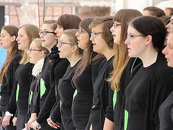 Der Hochschulchor "Klangfänger". Fotos: Rainer Lutz und Simone Bastian