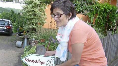 Christine Polster profitiert und leidet gleichzeitig unter den Gästen.   Fotos: Malbrich