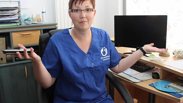 Anja Vierthaler ist verzweifelt: Das Telefon geht nicht, und auch der Internet-Anschluss ist gekappt.