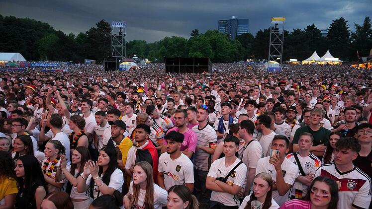 Auch in Dortmund waren tausende Fans versammelt, um die Spiele der EM 2024 zu verfolgen.