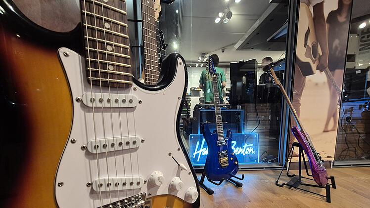 Thomann eskaliert die Stratocaster-Schlacht gegen Fender
