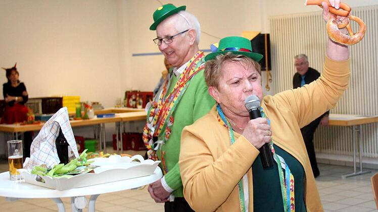 Josefine und Walter Wala stiegen in die Bütt. Foto: Johanna Blum