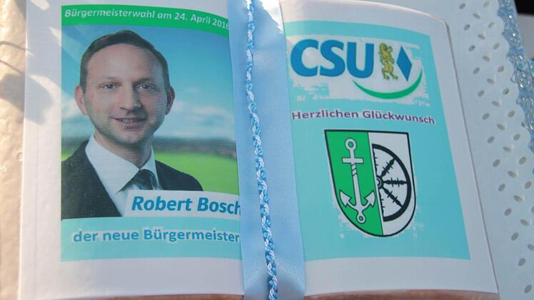Glückwunschkuchen für Robert Bosch. Foto: Jürgen Gärtner