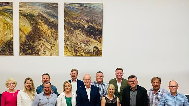 Unser Foto zeigt die frisch gew&auml;hlten Delegierten (von links):  Elisabeth Wende, Dr. Doreen Kiesel, Ralf Peter, Bernd H&uuml;fner, Heike Herrlich, Willy Willeke, Detlef Heim, Uwe Klein Regina Beck, Martin Wende Armin Warmuth, Albrecht Leurer und Andrea...