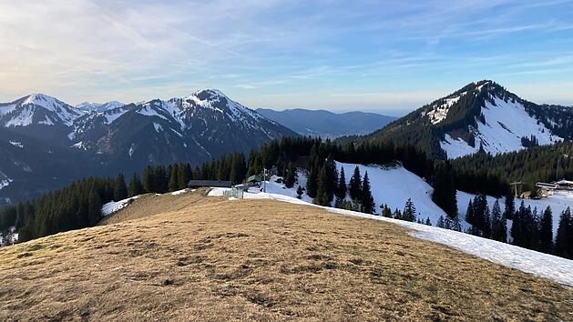Skigebiete &auml;u&szlig;ern sich zu Faschingsbetrieb