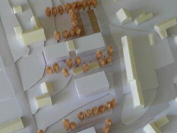 Das Modell der geplanten neuen Wohnbebauung in der Straße "Am Bühl". Foto: Klaus-Peter Wulf