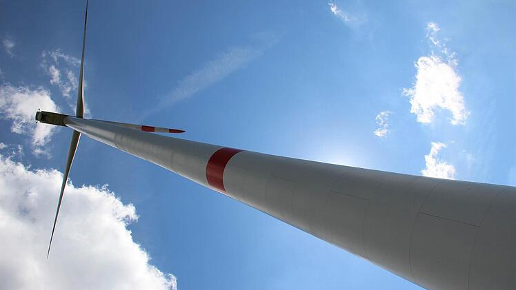 Eine der riesigen Windmühlen