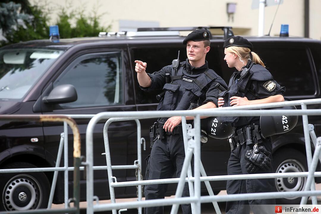 Protestkundgebung vor Bamberger Fluechtlingsheim