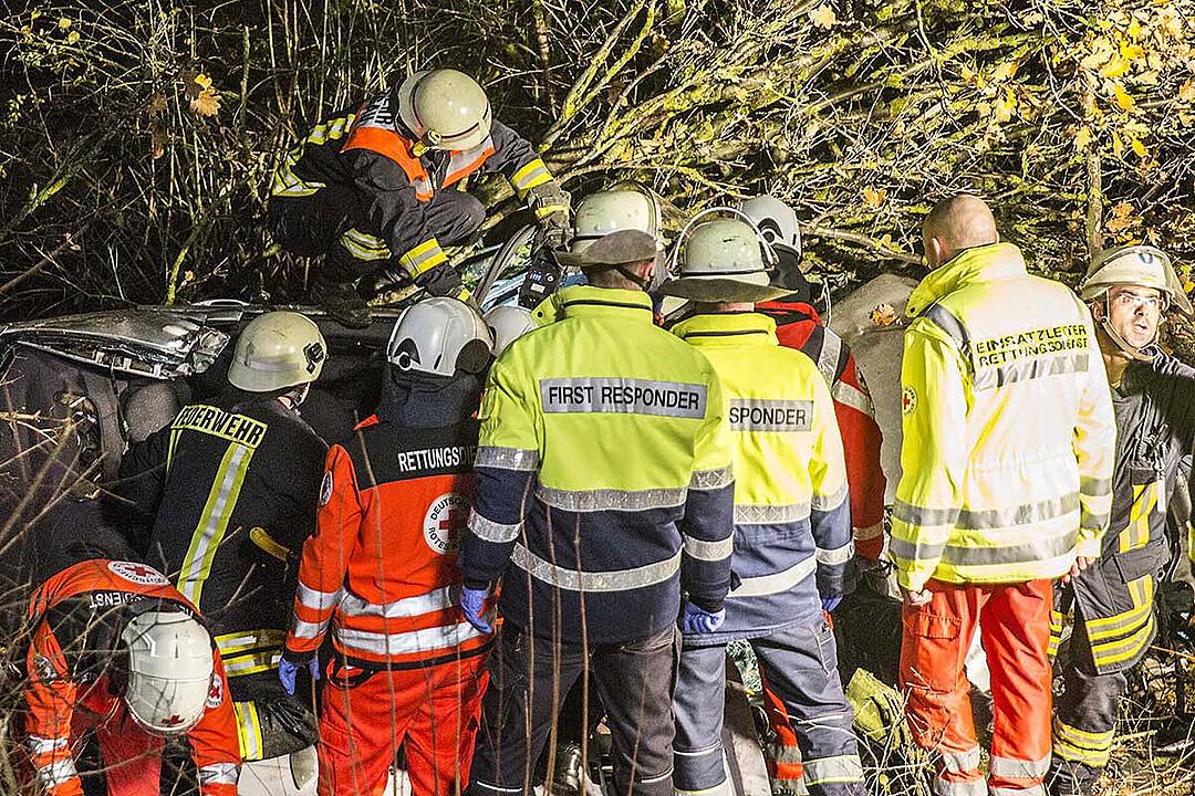 Haßfurt: Fahrer nach Unfall auf der A70 stundenlang eingeklemmt