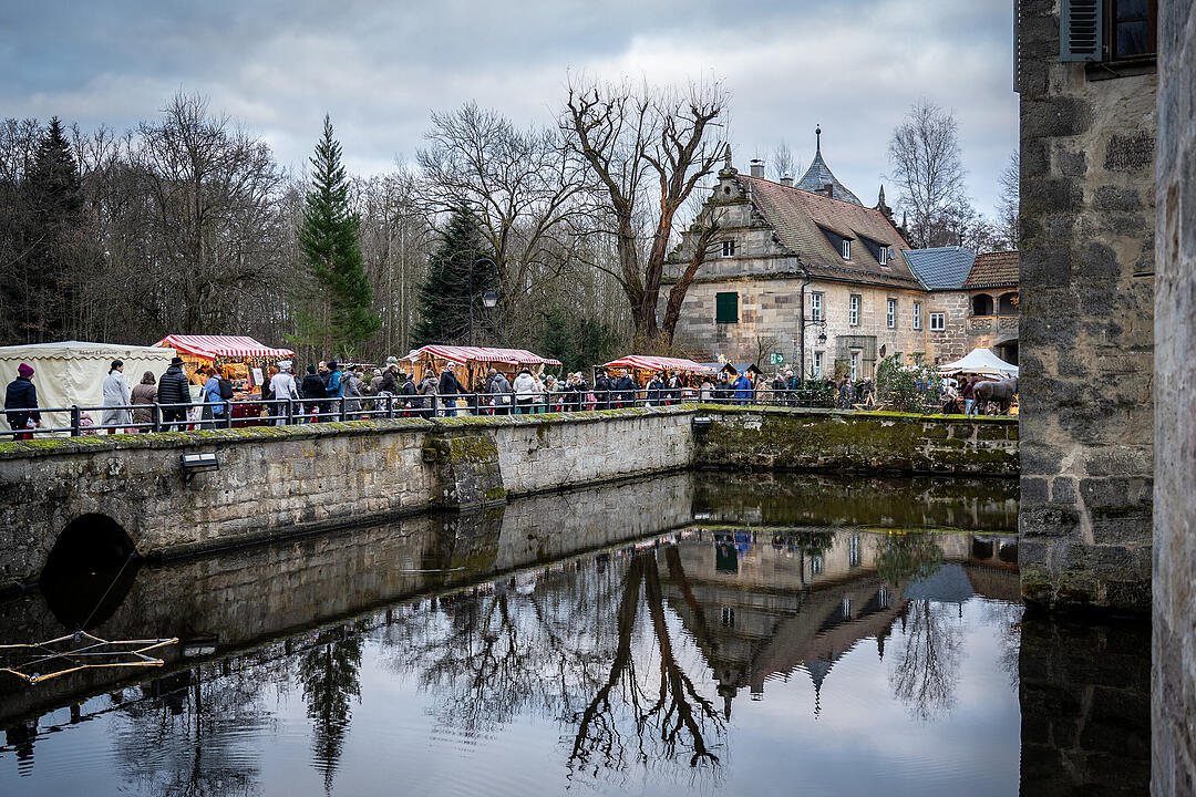Der wunderschöne Weihnachtsmarkt ist ein Erlebnis für die ganze Familie!