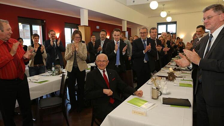 Landrat Günther Denzler erhält Ehrentitel Foto: Barbara Herbst