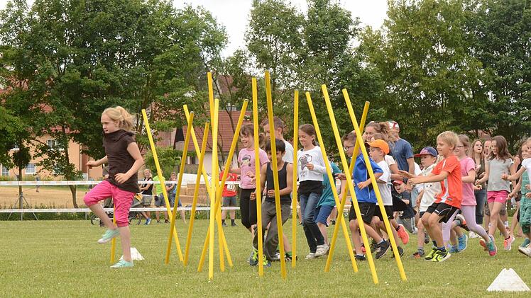 Kinder-Crosslauf in Nüdlingen. Foto: Jürgen Schmitt