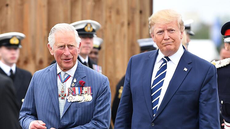 König Charles III. (links, hier im Jahr 2019) hat US-Präsident Donald Trump zu einem Staatsbesuch ins Vereinigte Königreich eingeladen.