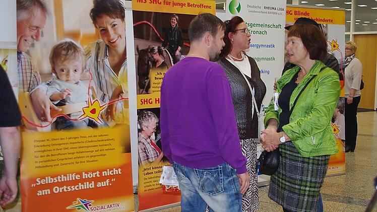 Die Ausstellung stieß bereits beim Auftakt auf große Resonanz. Foto: Heike Schülein