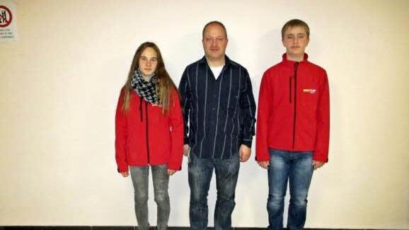Marie Muth, Jugendleiter Jürgen Müller und Maximilian Müller