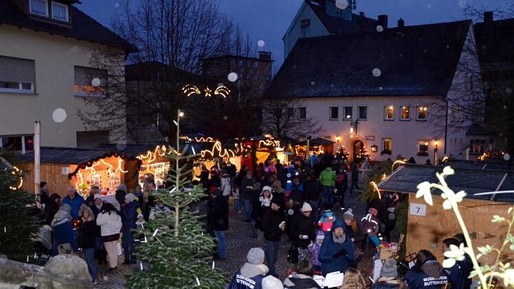Weihnachtsmarkt in Buttenheim.  Foto: Andrea Sp&ouml;rlein