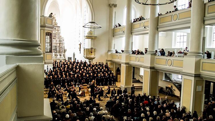 Der Coburger Bachchor und das Main-Barockorchester Frankfurt beeindruckten mit der Erstaufführung von Telemanns Matthäus-Passion in der Morizkirche.Foto: Jochen Berger