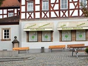 Das Café Römmelt am Marktplatz  Foto: Bernhard Panzer