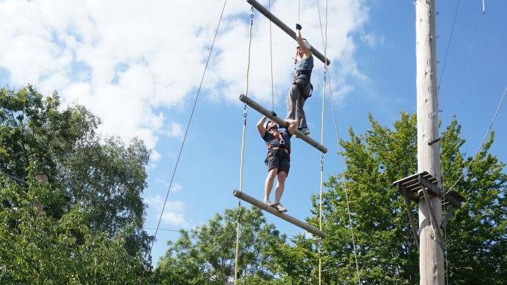Hochseilgarten Paartag im Hochseilgarten am Volkersberg. An verschiedenen Stationen  konnten Paare ihr Miteinander neu erleben und vertiefen. Foto: Marion  Eckert