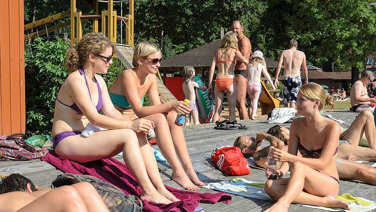 Hainbad Bamberg bis Oktober 9 - 20 UhrEinlassschluss eine Stunde vor Badeschluss1 Euro Erwachsene, Schüler, Studenten und Kinder ab 4 JahreDauerkarte 40 Euro  Foto: Stadtwerke