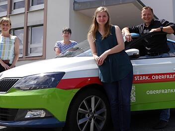 Oberfranken-Offensiv-Geschäftsführer Frank Ebert mit (v. l.) Sandra Wolf, Sabine Nuber und Tanja Rieger vom Demografie-Kompetenzzentrum Oberfranken.  Foto: Marco Meißner