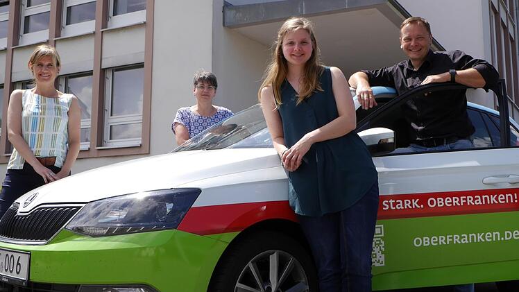 Oberfranken-Offensiv-Geschäftsführer Frank Ebert mit (v. l.) Sandra Wolf, Sabine Nuber und Tanja Rieger vom Demografie-Kompetenzzentrum Oberfranken.  Foto: Marco Meißner