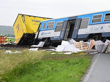 Zusammensto&szlig; von Zug und Lkw in Tschechien