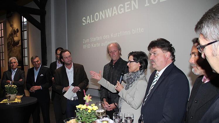 Talkrunde vor der Premiere.