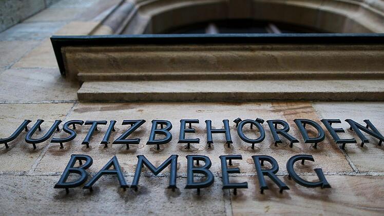 Vor dem Amtsgericht Bamberg musste sich ein 21-Jähriger u. a. wegen des Gebrauchs von Symbolen verfassungswidriger Organisationen verantworten.  Foto: David Ebener, dpa