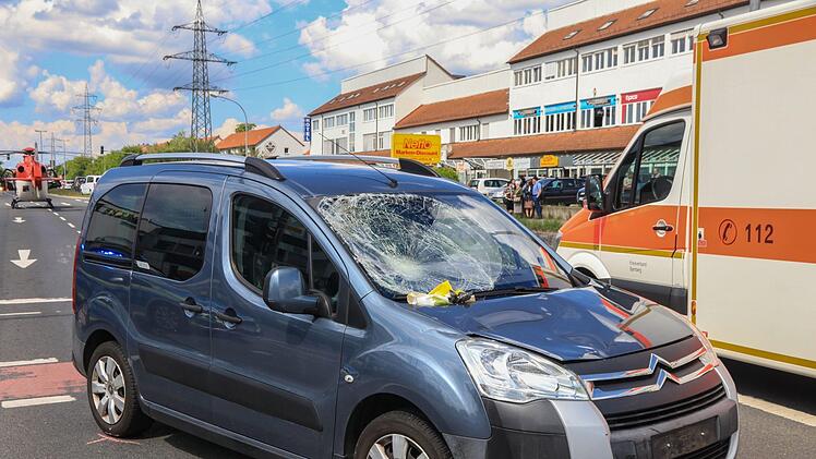 Am Samstag ist es am Berliner Ring in Bamberg (Oberfranken) zu einem schweren Unfall gekommen. Foto: Merzbach/News5