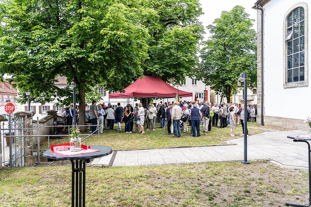 Festliche Genussmeile mit vielen verschiedenen regionalen Spezialit&auml;ten.