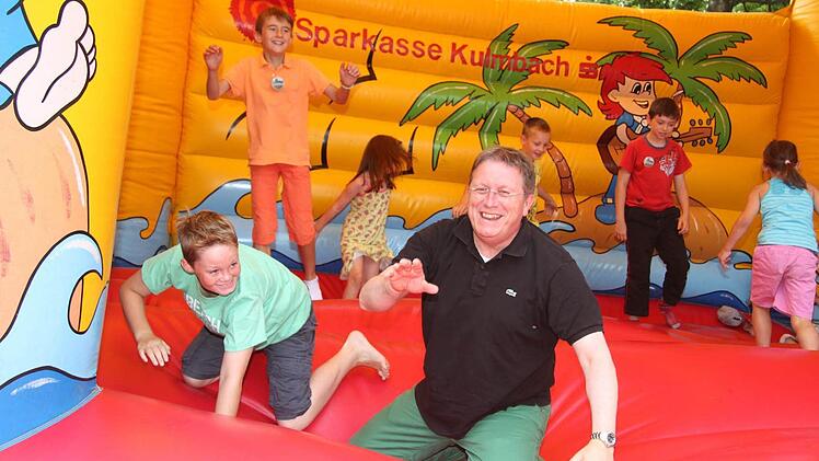 "Nur raus hier", denkt sich der OB.