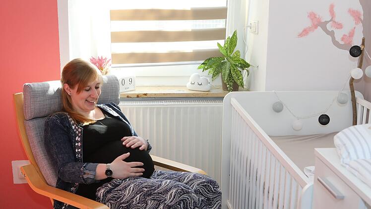 Trotz Corona-Krise: Die Forchheimerin Natalie Kugler freut sich auf ihre Tochter Tamina, voraussichtlicher Entbindungstermin ist der 9. Mai. Foto: Barbara Herbst