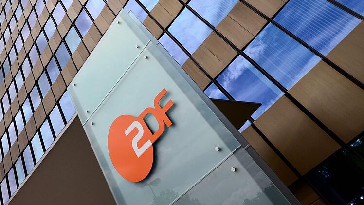 Im ZDF kam es am Mittwochabend zu einer kleinen Panne: Statt des Krimiformats "Aktenzeichen XY... ungel&ouml;st" wurde pl&ouml;tzlich die "Tagesschau" gezeigt.